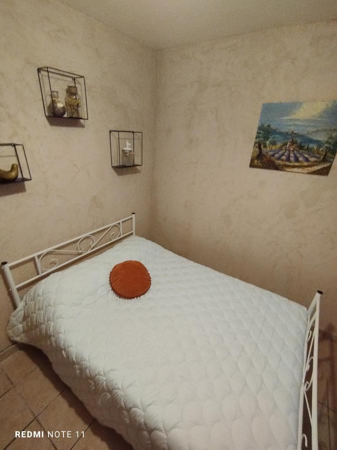 Chambre D Hotes En Provence, Au Pied Du Luberon, Les Coquelicots La Tour-dʼAigues Exterior foto